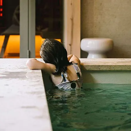 Hotel Mondrian Les Carmes *