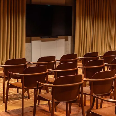 Mondrian Les Carmes Hotell