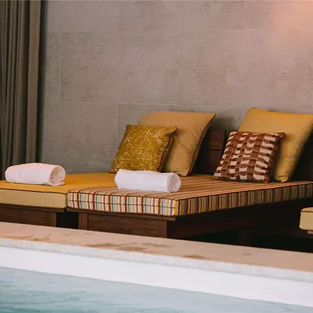 Mondrian Les Carmes *