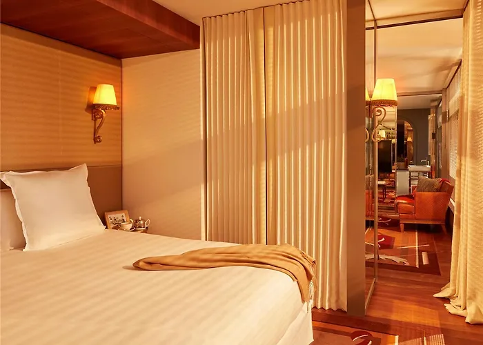 Hotel Mondrian Les Carmes *