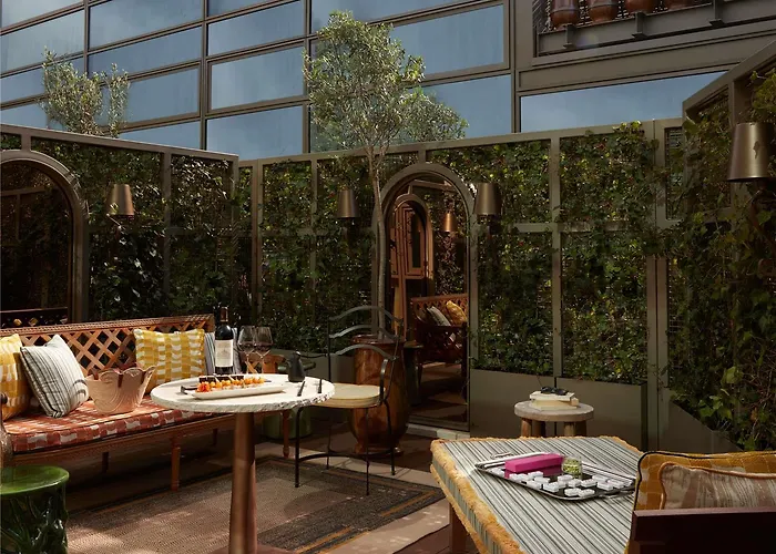 Mondrian Les Carmes * Bordeaux