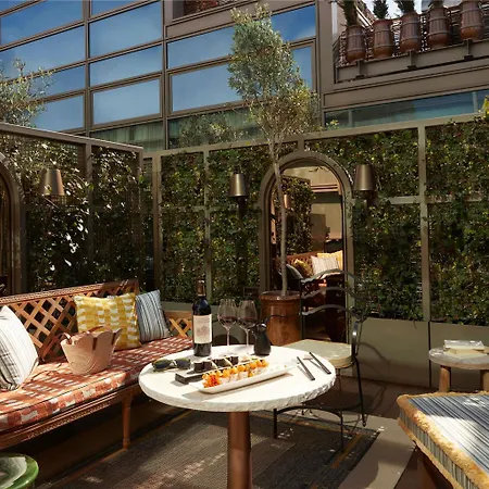 Hotel Mondrian Les Carmes *