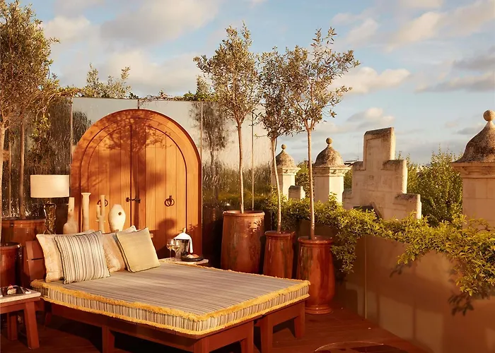 Mondrian Les Carmes * בורדו