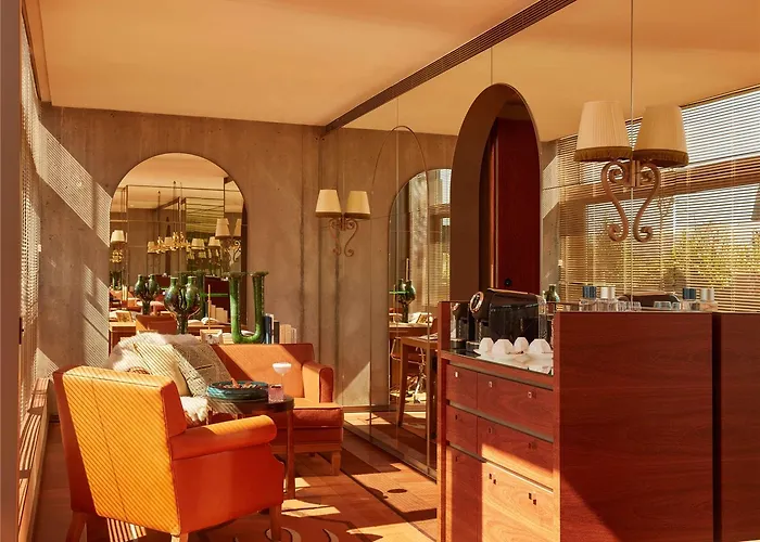 Mondrian Les Carmes *